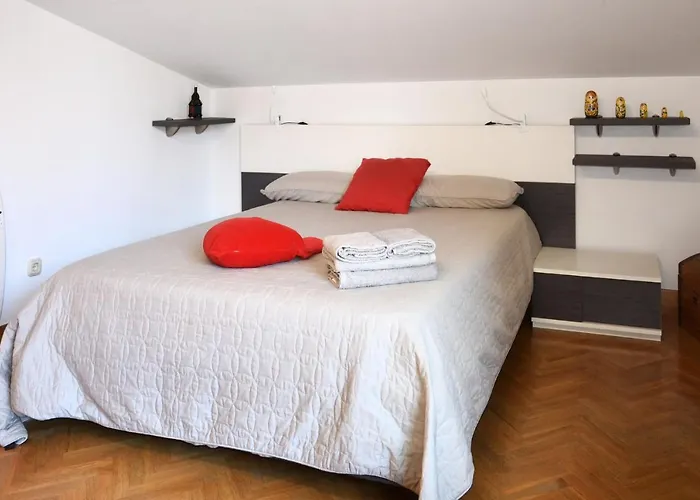 Apartamento En Villa Con Parking